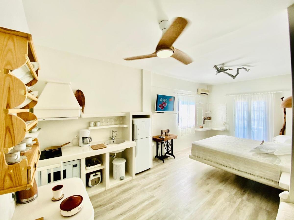 אדאמאס Deluxe Studios & Suites Ageri-Milos מראה חיצוני תמונה